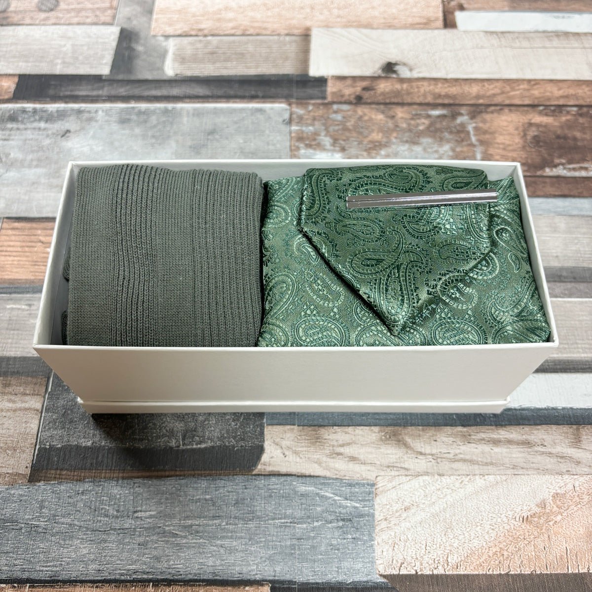 Dark Sage Paisley Boxed Gift Set - Regular Tie with Socks & Pocket Square - Boxed Set with Tie Bar - Save £7.50 - Swagger & Swoon